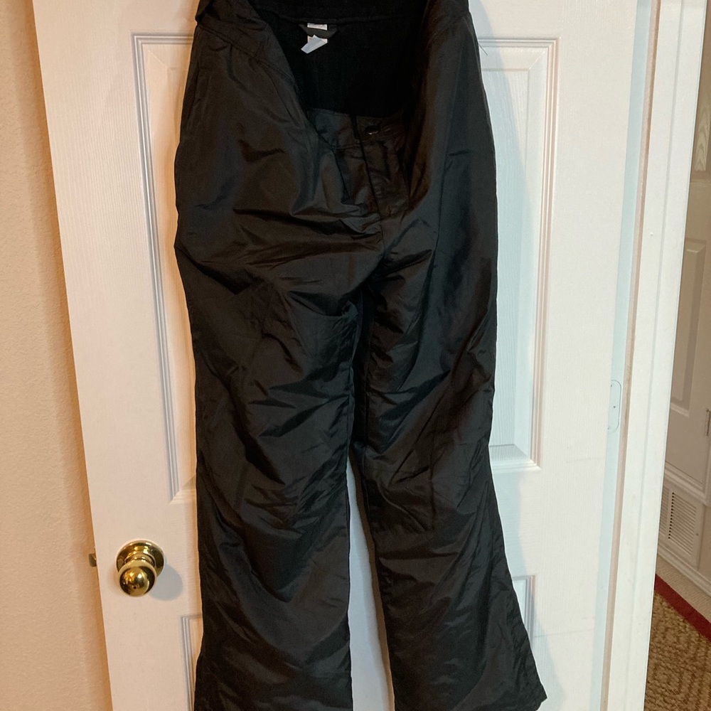 EXERTEK WATERPROOF LINED SNOW PANTS-Medium Only worn once, two zippered pockets